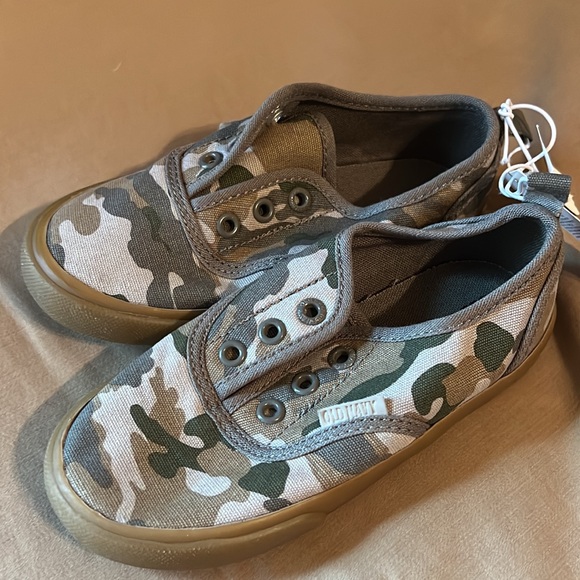 Old Navy Other - NWT Camo Kids Shoes by Old Navy Toddler Size 8 Slip On